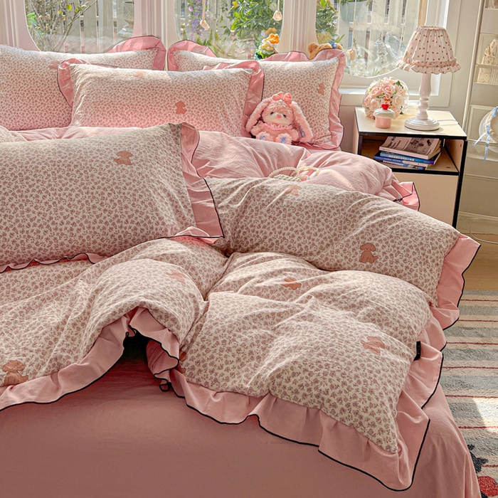 91家纺网 家纺一手货源 找家纺 莱越家纺 2026新款A类仿棉四件套古法水洗棉法式工艺花边四件套 呆萌狗