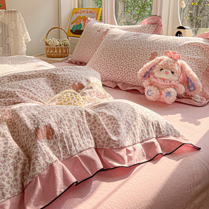 91家纺网 家纺一手货源 找家纺 莱越家纺 2026新款A类仿棉四件套古法水洗棉法式工艺花边四件套 呆萌狗