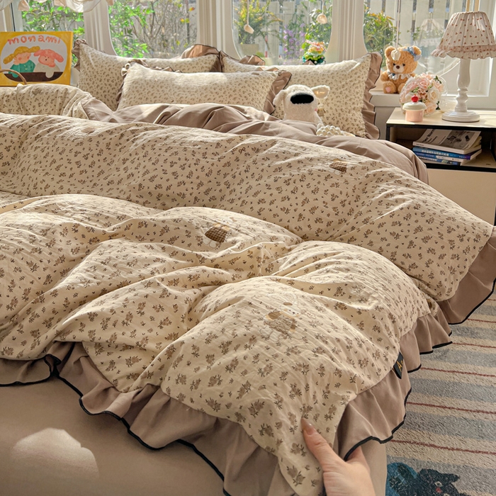 91家纺网 家纺一手货源 找家纺 莱越家纺 2026新款A类仿棉四件套古法水洗棉法式工艺花边四件套 花园兔