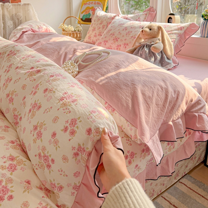 91家纺网 家纺一手货源 找家纺 莱越家纺 2026新款A类仿棉四件套古法水洗棉法式工艺花边四件套 十里桃花