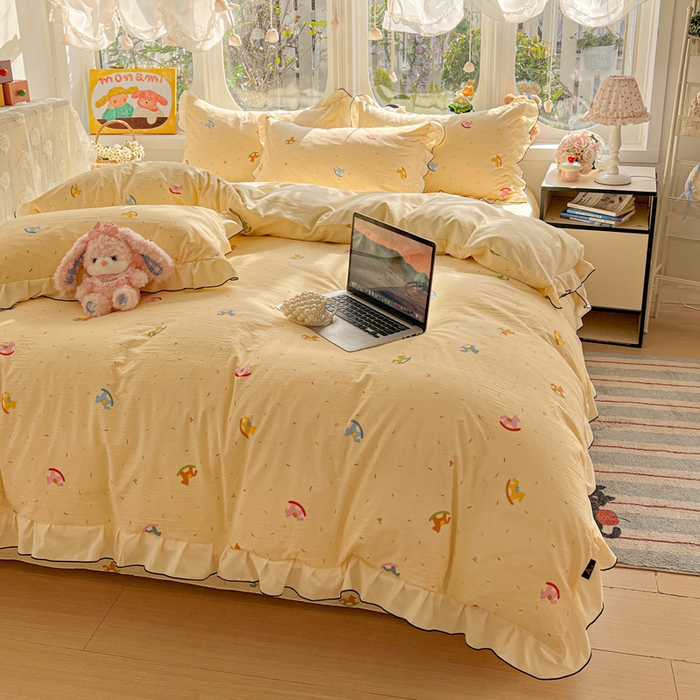 91家纺网 家纺一手货源 找家纺 莱越家纺 2026新款A类仿棉四件套古法水洗棉法式工艺花边四件套 童年木马