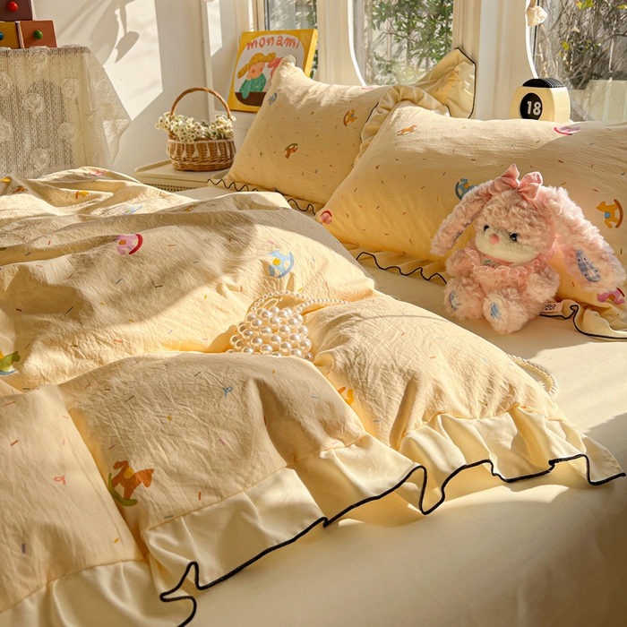 91家纺网 家纺一手货源 找家纺 莱越家纺 2026新款A类仿棉四件套古法水洗棉法式工艺花边四件套 童年木马