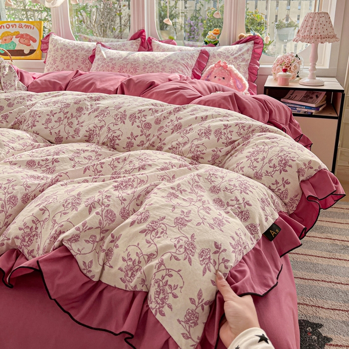 91家纺网 家纺一手货源 找家纺 莱越家纺 2026新款A类仿棉四件套古法水洗棉法式工艺花边四件套 邂逅