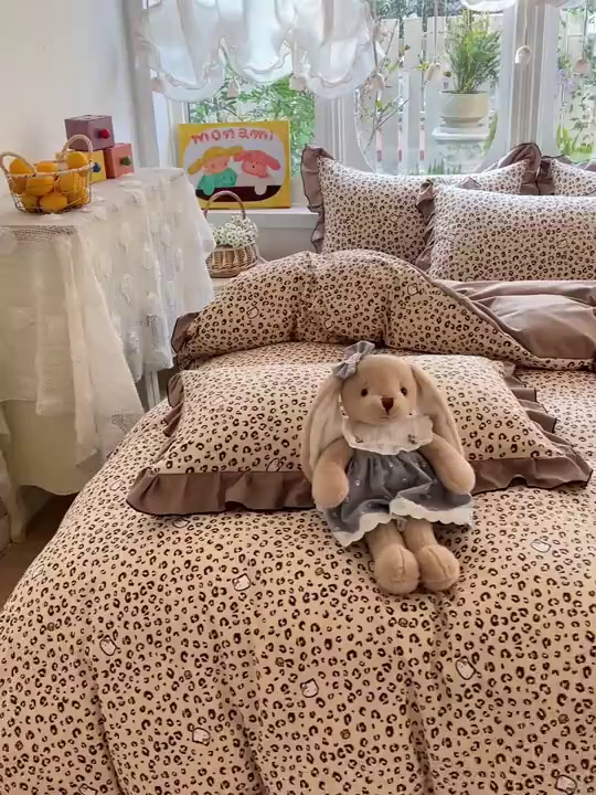 91家纺网 家纺一手货源 找家纺 莱越家纺 2026新款A类仿棉四件套古法水洗棉法式工艺花边四件套 豹纹kit