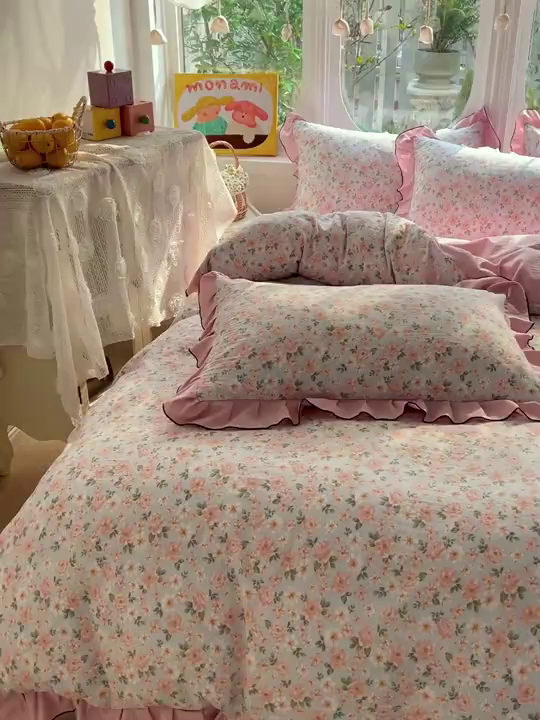 91家纺网 家纺一手货源 找家纺 莱越家纺 2026新款A类仿棉四件套古法水洗棉法式工艺花边四件套 爱丽丝-蓝