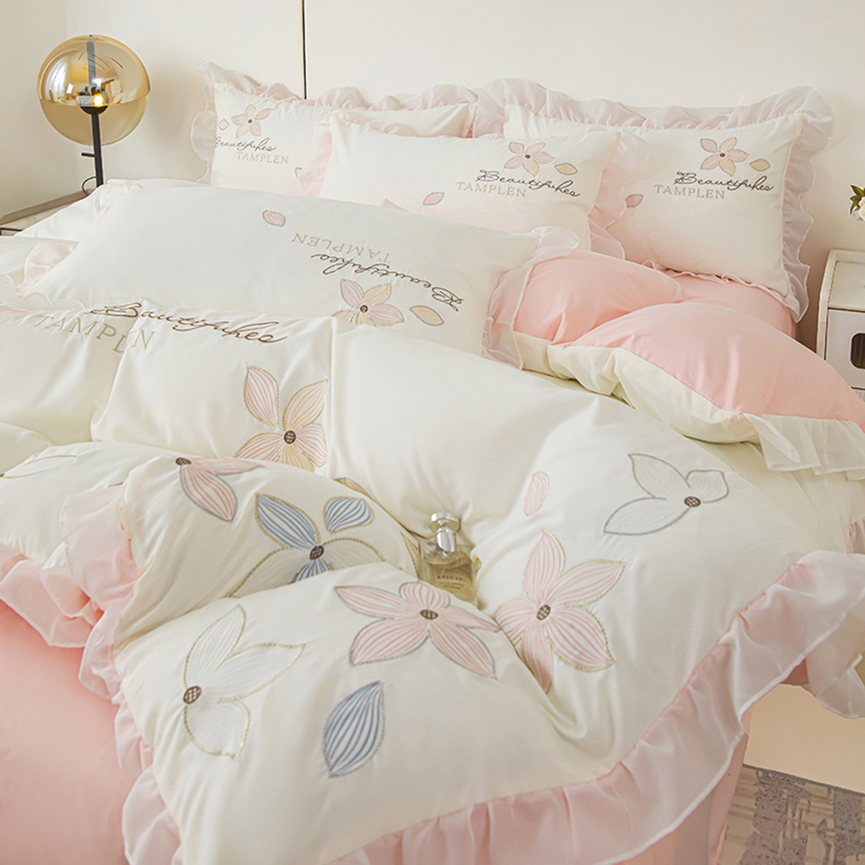 91家纺网 家纺一手货源 找家纺 木子家纺 2026新款水洗棉刺绣四件套-花颜系列 花颜-茶白玉