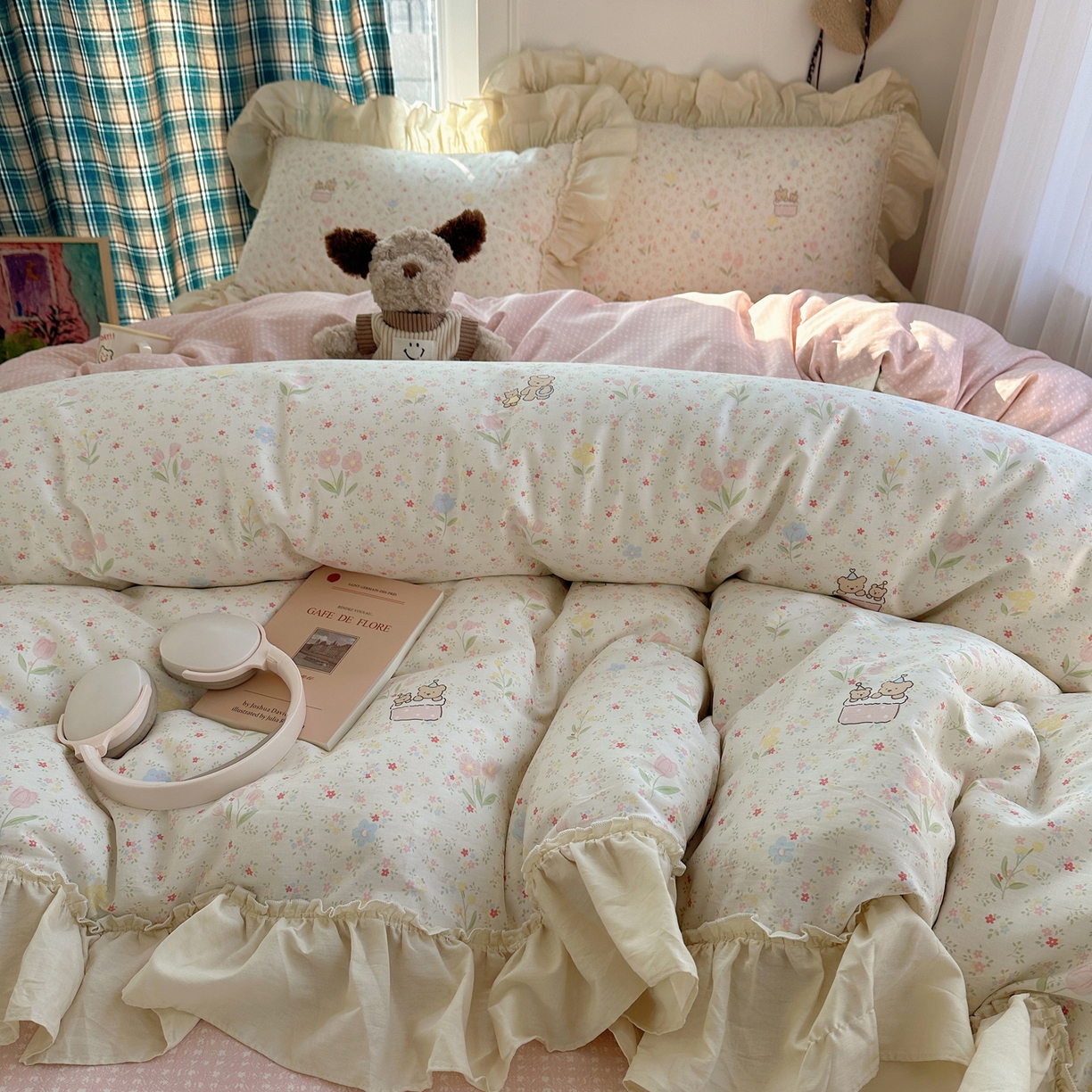 91家纺网 家纺一手货源 找家纺 瑞莱 2026春夏新款全棉纯棉印花韩系卡通花边四件套 丛间蜜语