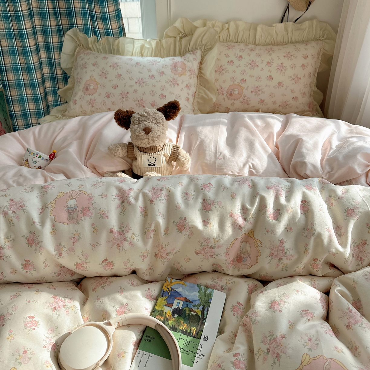 91家纺网 家纺一手货源 找家纺 瑞莱 2026春夏新款全棉纯棉印花韩系卡通花边四件套 爱丽丝花园