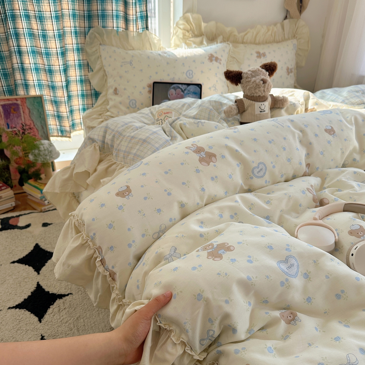 91家纺网 家纺一手货源 找家纺 瑞莱 2026春夏新款全棉纯棉印花韩系卡通花边四件套 爱心兔兔