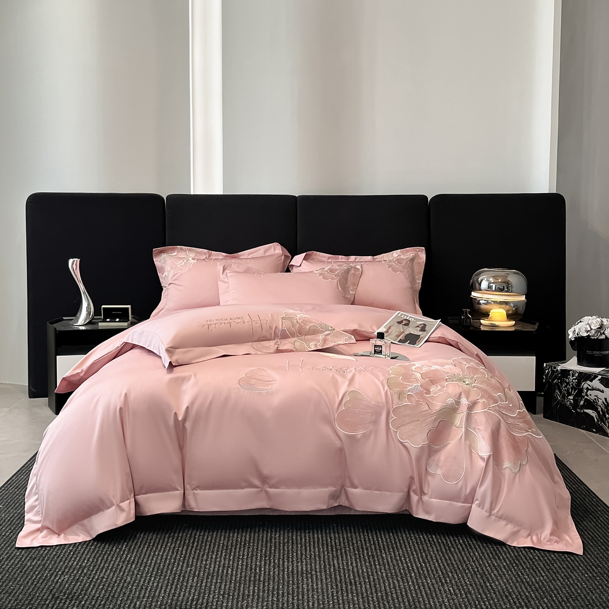 91家纺网 家纺一手货源 找家纺 置顶家纺 2026春夏新款130克磨毛花间集刺绣小清新四件套-风格一 花间集-浅豆沙