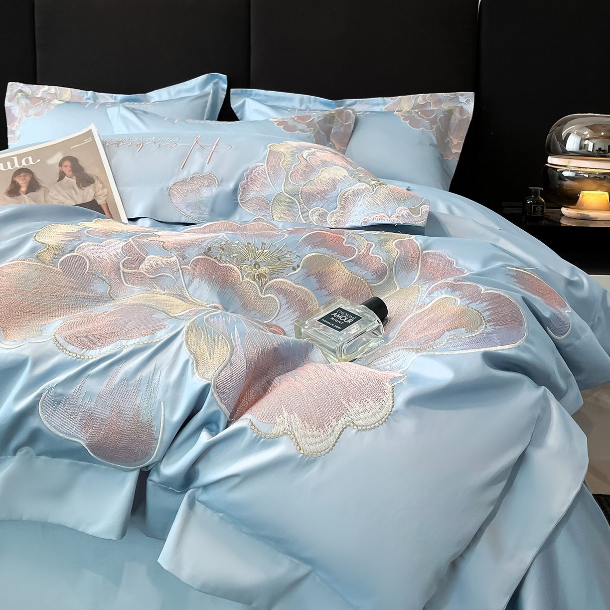 91家纺网 家纺一手货源 找家纺 置顶家纺 2026春夏新款130克磨毛花间集刺绣小清新四件套-风格一 花间集-天空蓝