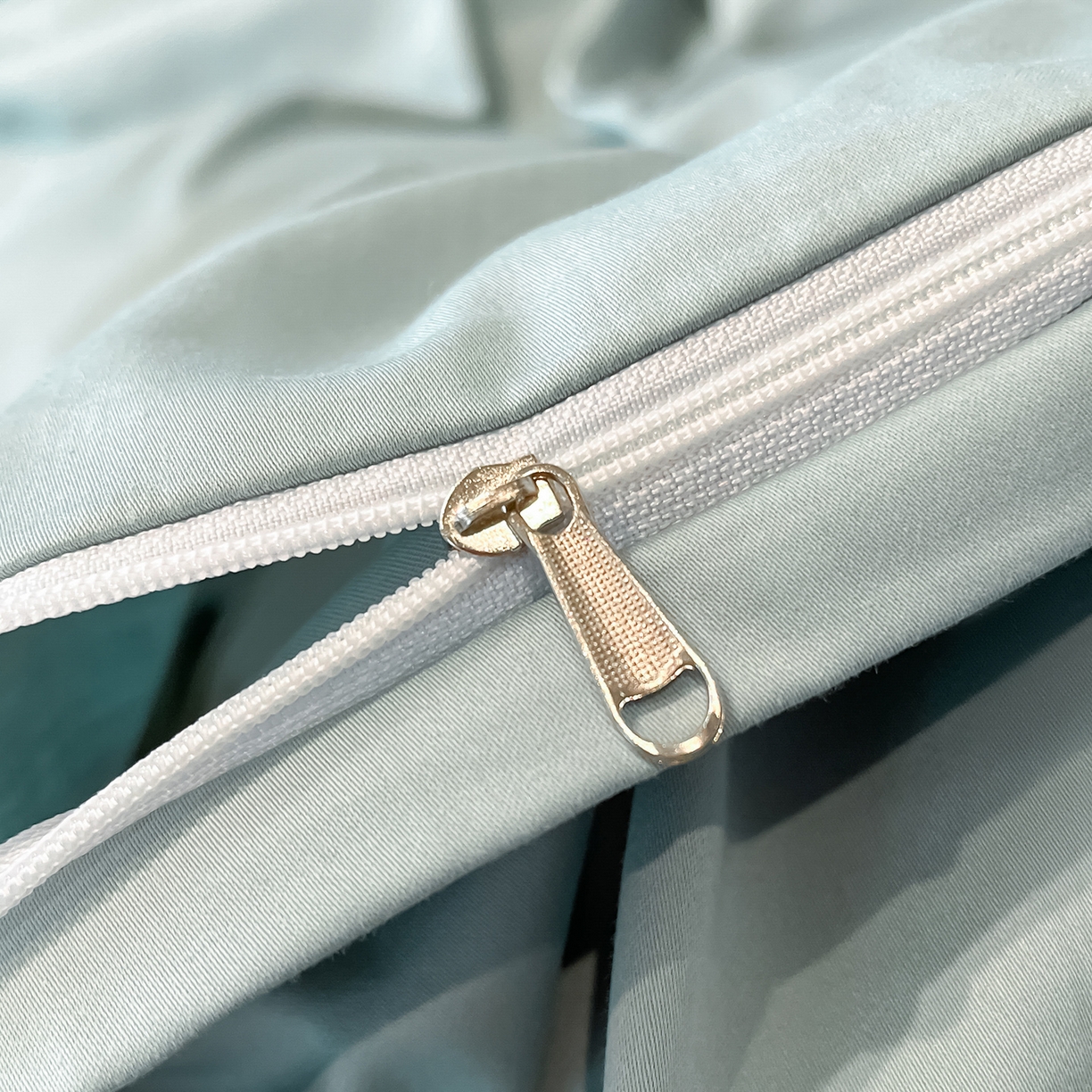 91家纺网 家纺一手货源 找家纺 置顶家纺 2026春夏新款130克磨毛花间集刺绣小清新四件套-风格一 花间集-繁星蓝