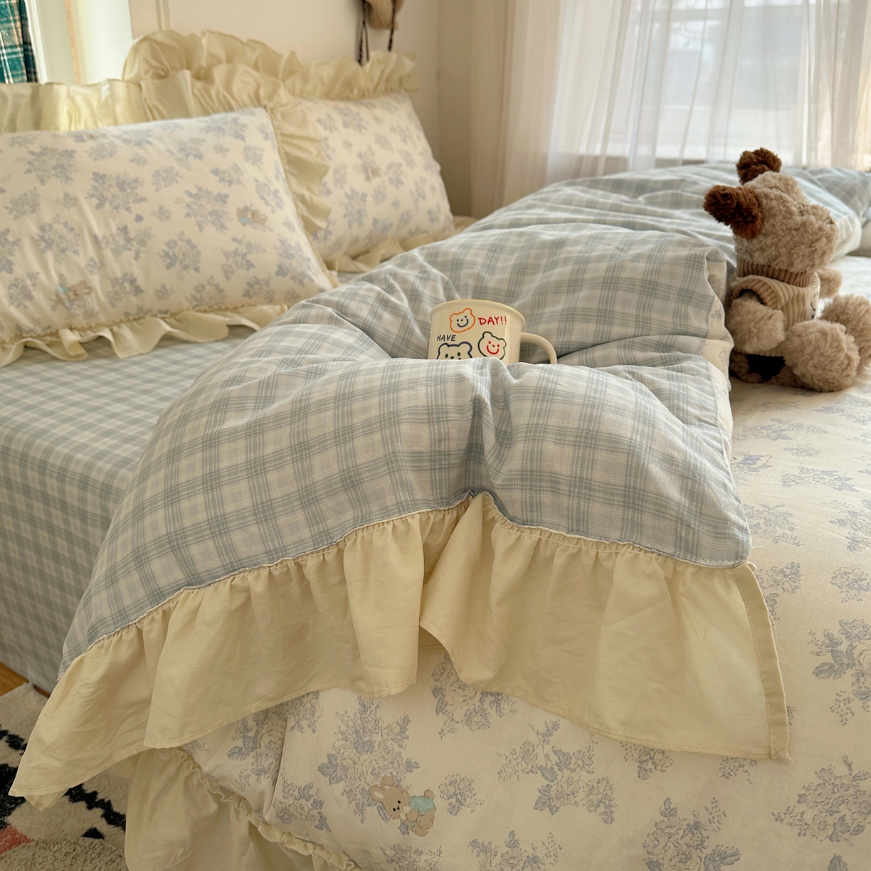 91家纺网 家纺一手货源 找家纺 瑞莱 2026春夏新款全棉纯棉印花韩系卡通花边四件套 秘境