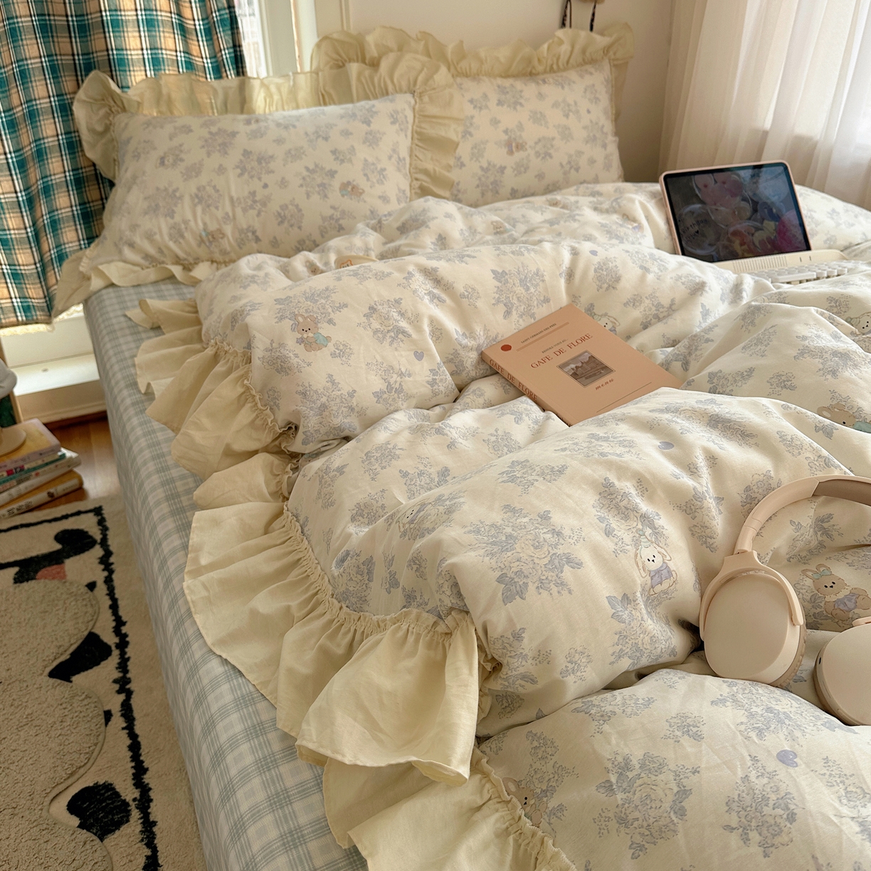 91家纺网 家纺一手货源 找家纺 瑞莱 2026春夏新款全棉纯棉印花韩系卡通花边四件套 秘境