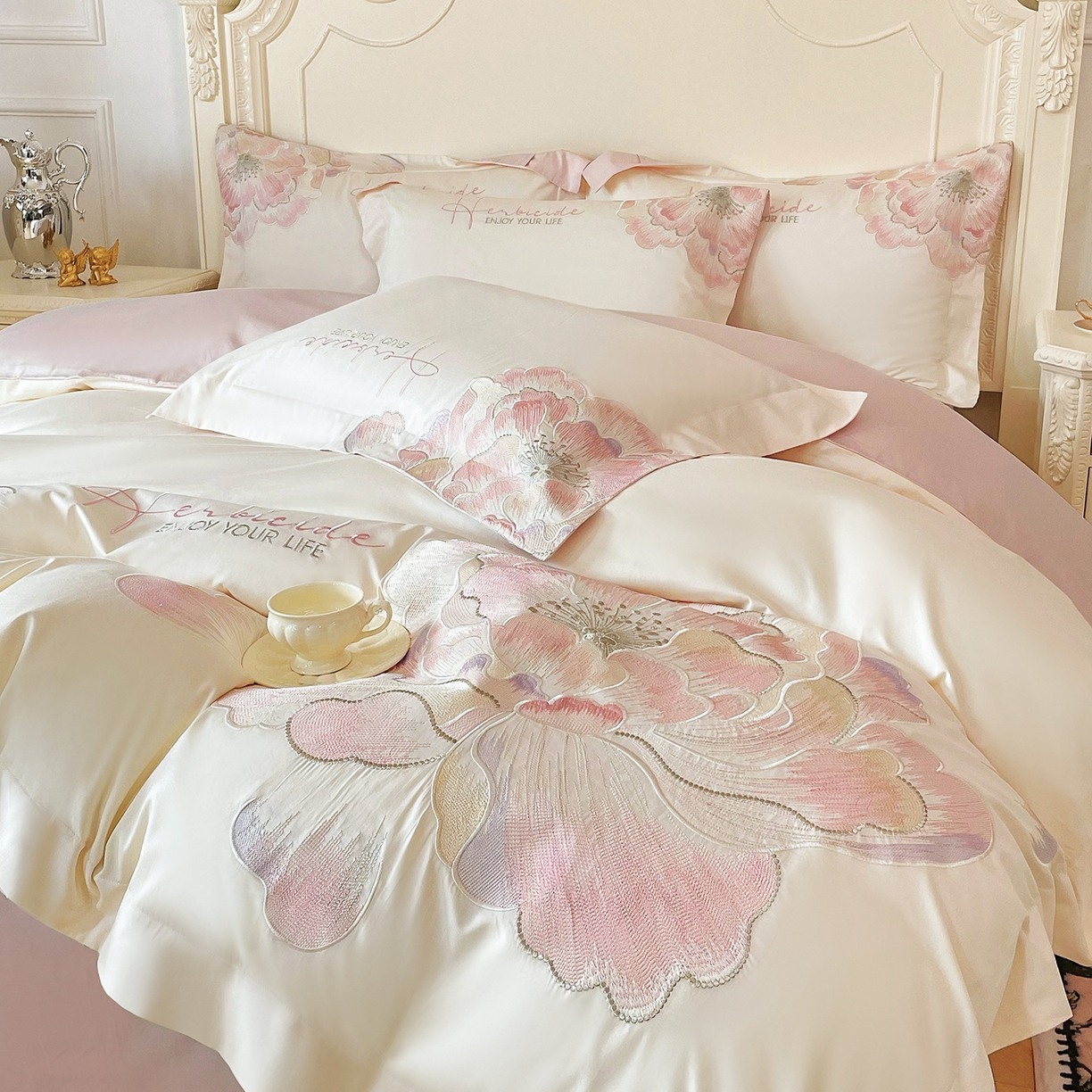 91家纺网 家纺一手货源 找家纺 （总）置顶家纺 2026春夏新款130克磨毛花间集刺绣小清新四件套-风格二