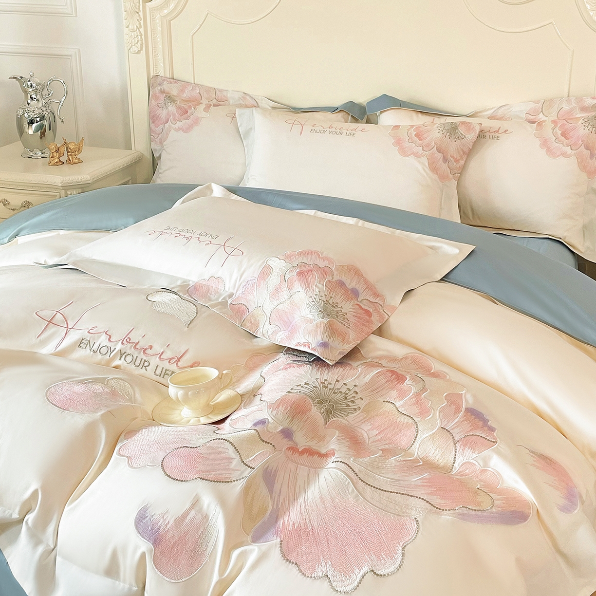 91家纺网 家纺一手货源 找家纺 （总）置顶家纺 2026春夏新款130克磨毛花间集刺绣小清新四件套-风格二