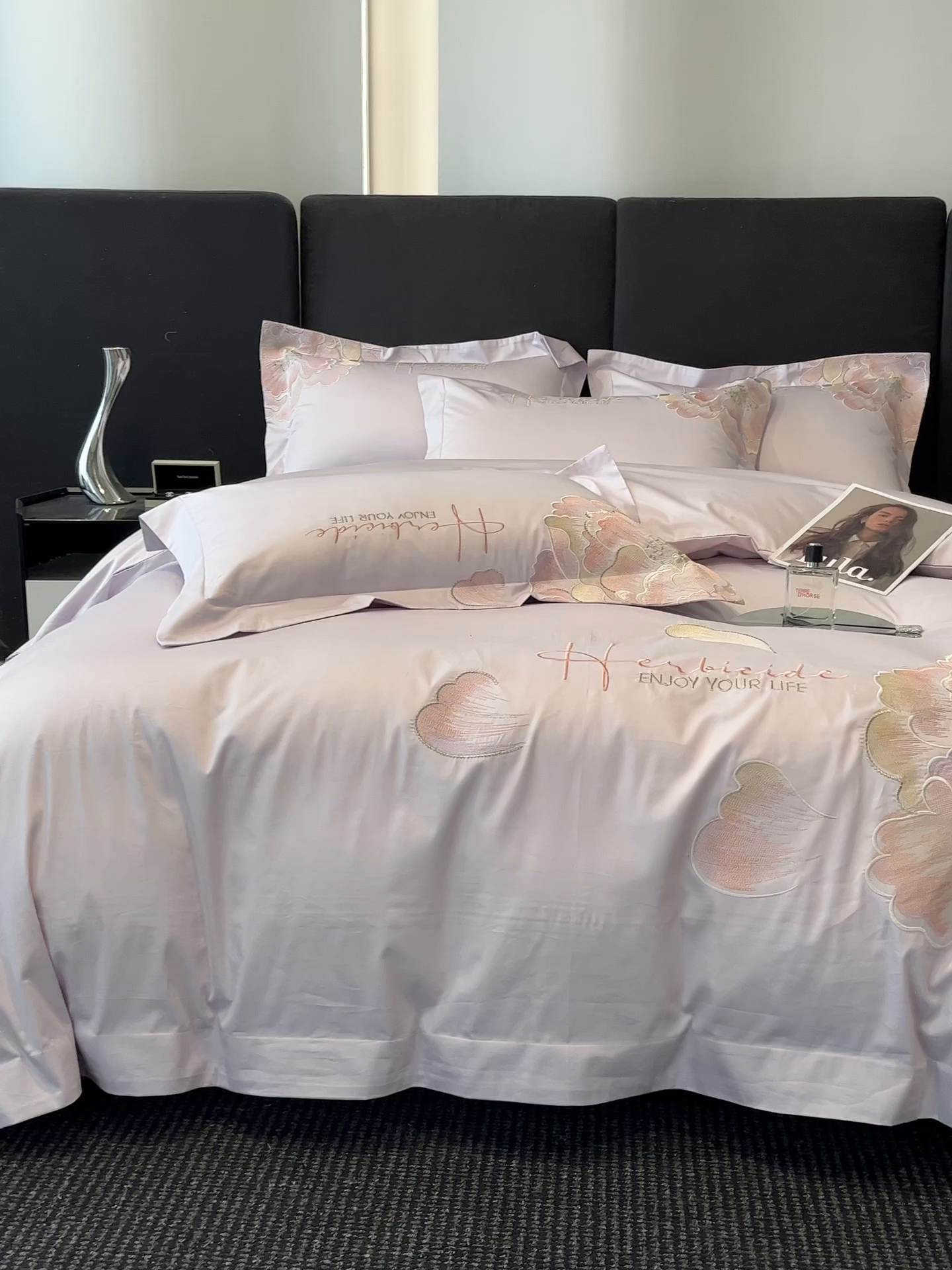 91家纺网 家纺一手货源 找家纺 置顶家纺 2026春夏新款130克磨毛花间集刺绣小清新四件套-风格一 花间集-粉