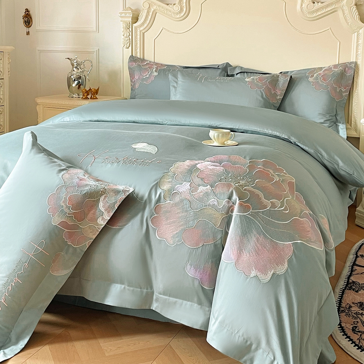 91家纺网 家纺一手货源 找家纺 置顶家纺 2026春夏新款130克磨毛花间集刺绣小清新四件套-风格二 花间集-繁星蓝