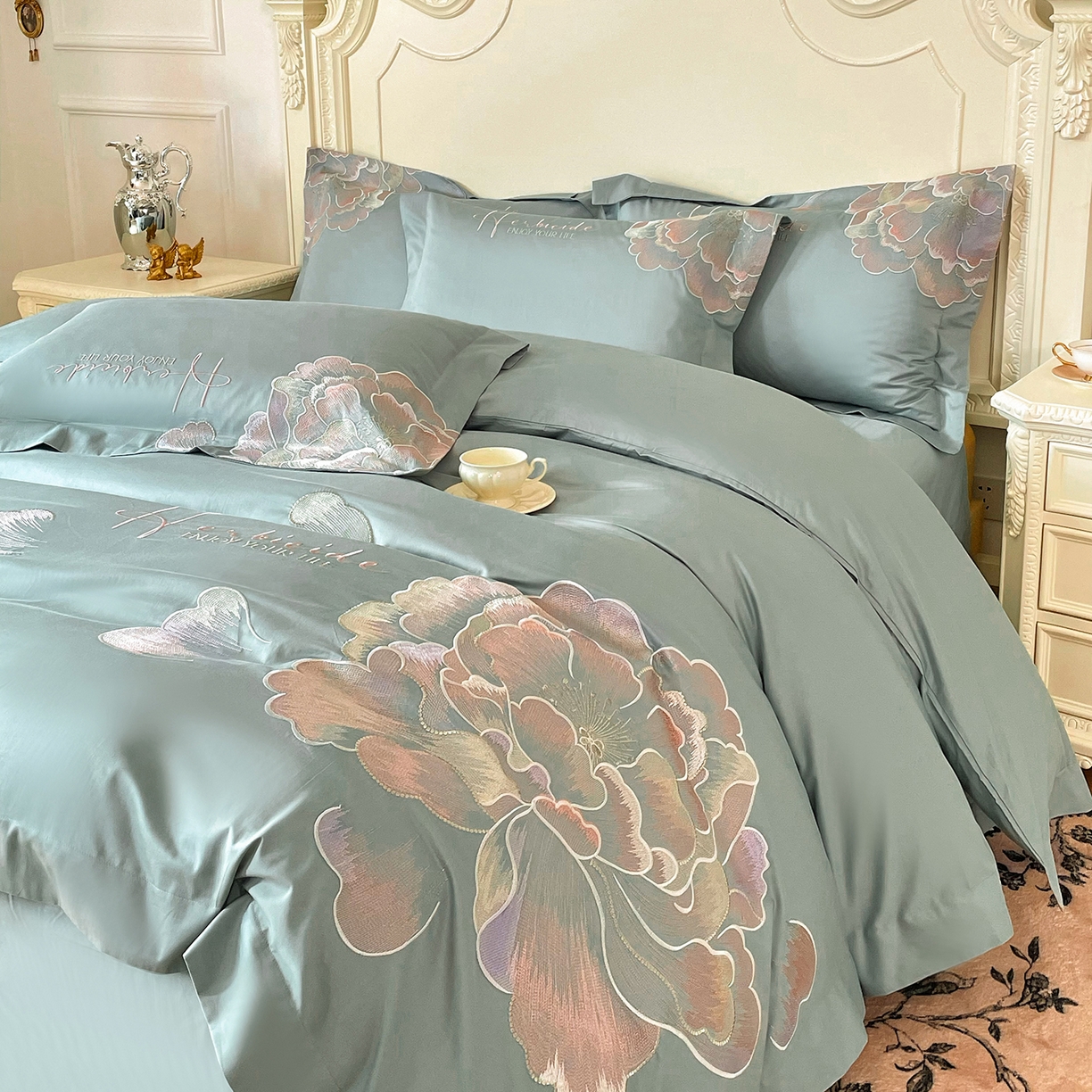 91家纺网 家纺一手货源 找家纺 置顶家纺 2026春夏新款130克磨毛花间集刺绣小清新四件套-风格二 花间集-繁星蓝