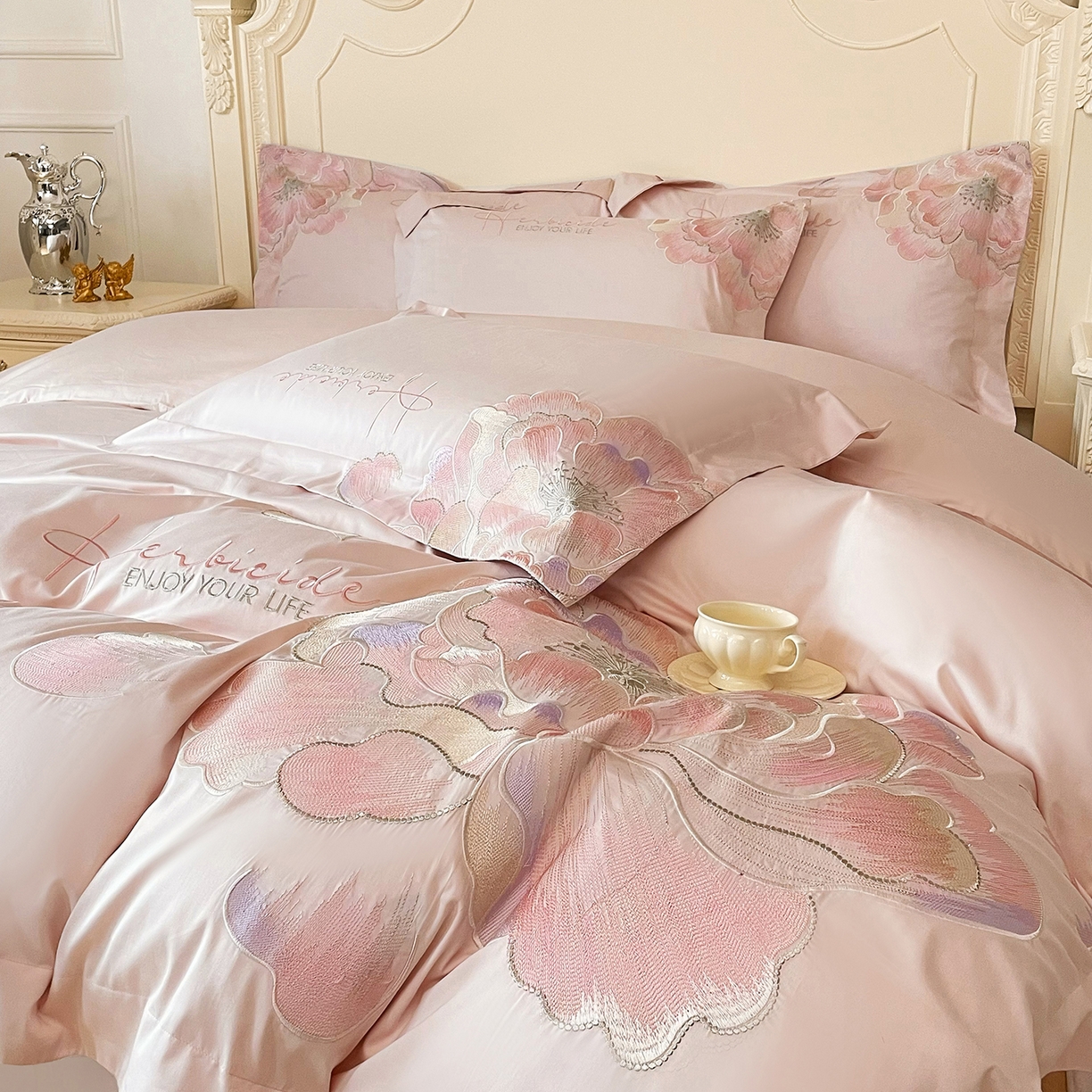 91家纺网 家纺一手货源 找家纺 （总）置顶家纺 2026春夏新款130克磨毛花间集刺绣小清新四件套-风格二