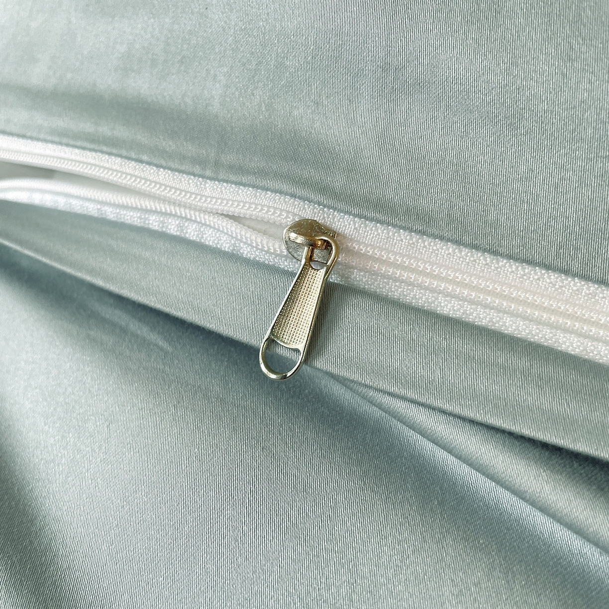 91家纺网 家纺一手货源 找家纺 置顶家纺 2026春夏新款130克磨毛花间集刺绣小清新四件套-风格二 花间集-繁星蓝