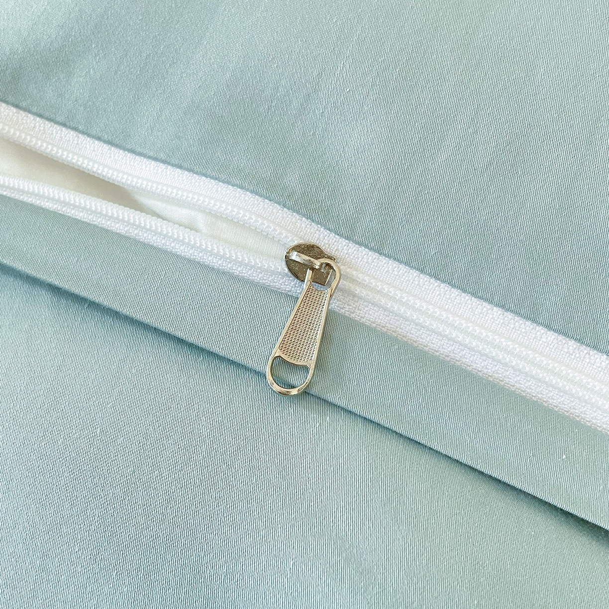 91家纺网 家纺一手货源 找家纺 置顶家纺 2026春夏新款130克磨毛花间集刺绣小清新四件套-风格二 花间集-白+繁星蓝