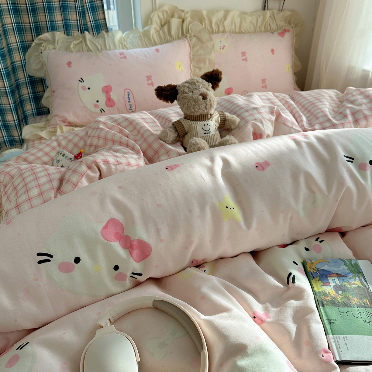 91家纺网 家纺一手货源 找家纺 瑞莱 2026春夏新款全棉纯棉印花韩系卡通花边四件套 小猫甜品屋