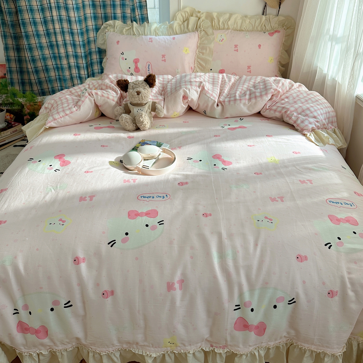 91家纺网 家纺一手货源 找家纺 瑞莱 2026春夏新款全棉纯棉印花韩系卡通花边四件套 小猫甜品屋