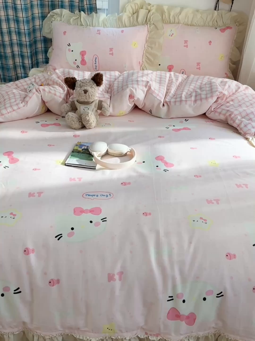91家纺网 家纺一手货源 找家纺 瑞莱 2026春夏新款全棉纯棉印花韩系卡通花边四件套 小猫甜品屋