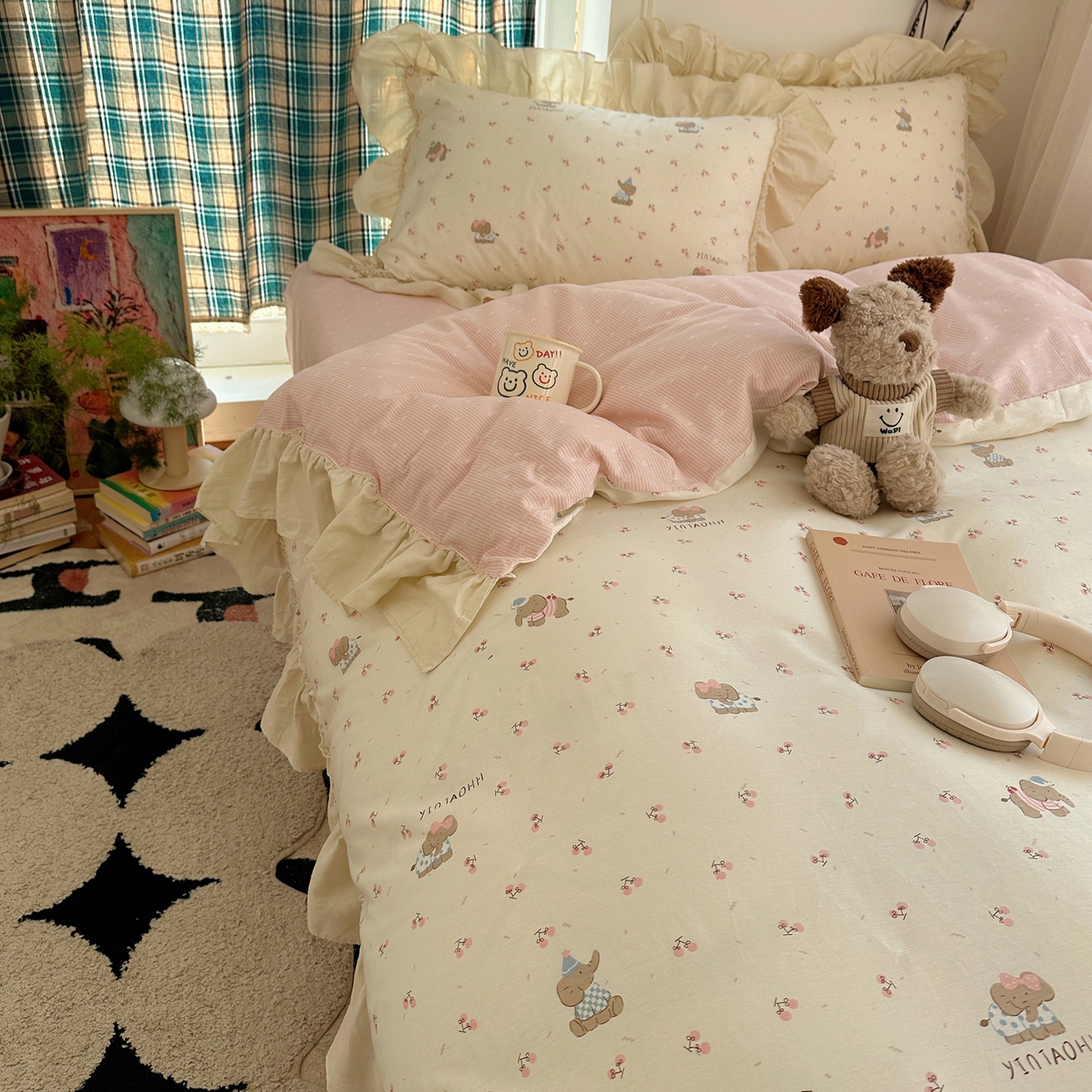 91家纺网 家纺一手货源 找家纺 瑞莱 2026春夏新款全棉纯棉印花韩系卡通花边四件套 樱桃小象