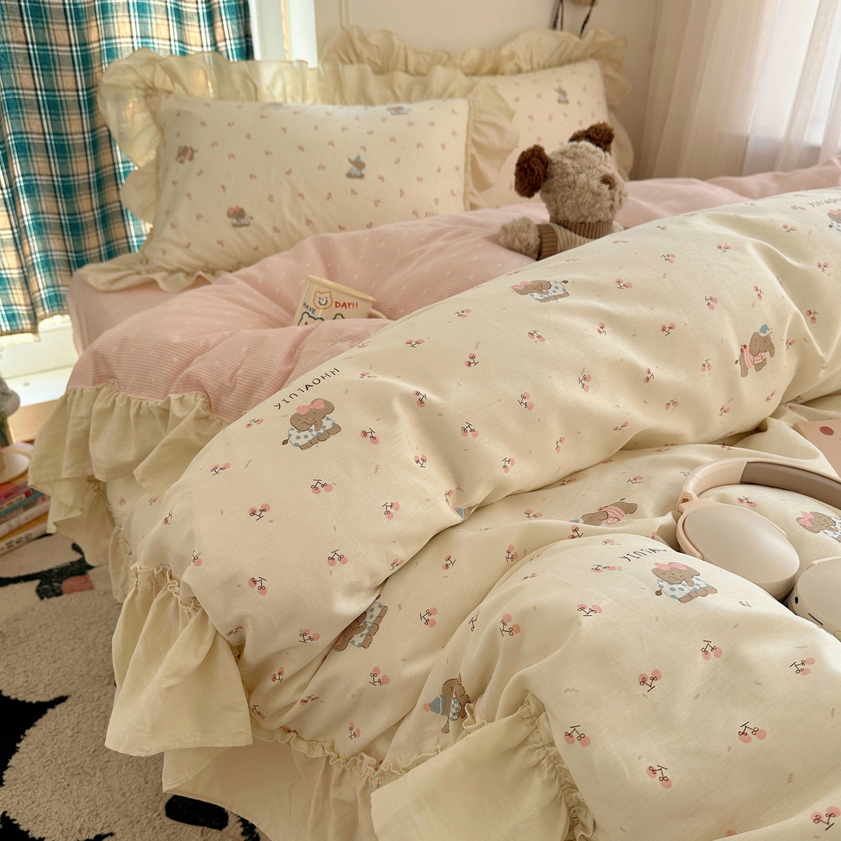 91家纺网 家纺一手货源 找家纺 瑞莱 2026春夏新款全棉纯棉印花韩系卡通花边四件套 樱桃小象