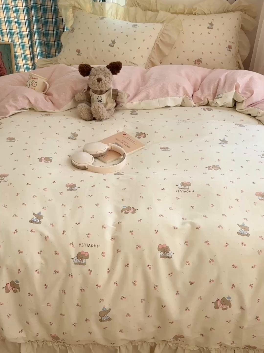 91家纺网 家纺一手货源 找家纺 瑞莱 2026春夏新款全棉纯棉印花韩系卡通花边四件套 樱桃小象