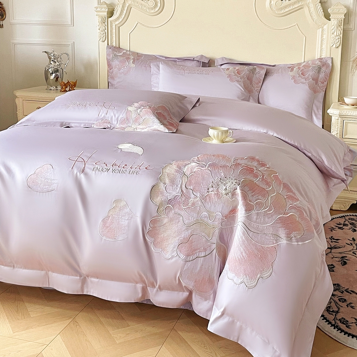 91家纺网 家纺一手货源 找家纺 置顶家纺 2026春夏新款130克磨毛花间集刺绣小清新四件套-风格二 花间集-香芋紫