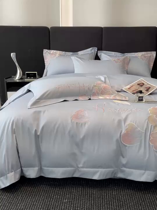 91家纺网 家纺一手货源 找家纺 置顶家纺 2026春夏新款130克磨毛花间集刺绣小清新四件套-风格一 花间集-天空蓝