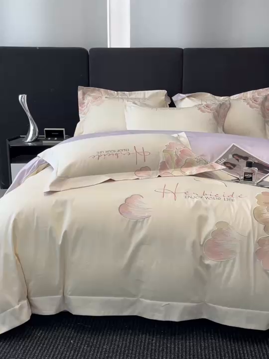 91家纺网 家纺一手货源 找家纺 置顶家纺 2026春夏新款130克磨毛花间集刺绣小清新四件套-风格一 花间集-白+香芋色