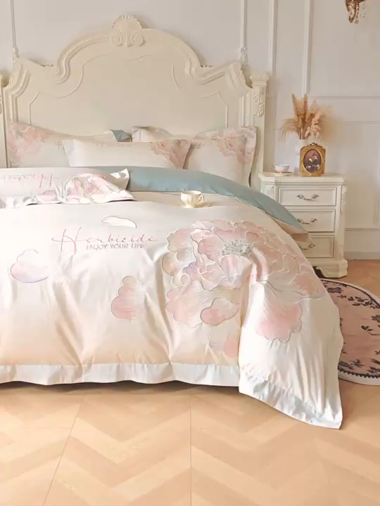 91家纺网 家纺一手货源 找家纺 置顶家纺 2026春夏新款130克磨毛花间集刺绣小清新四件套-风格二 花间集-白+繁星蓝