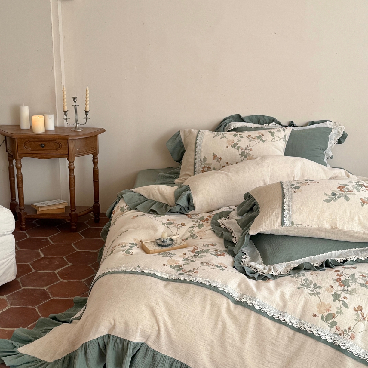 91家纺网 家纺一手货源 找家纺 佳汐蓝家纺 2026春夏新款棉麻皱皱双层纱四件套-栀子茉莉 控价：卷后不低于398 栀子茉莉-绿色床单