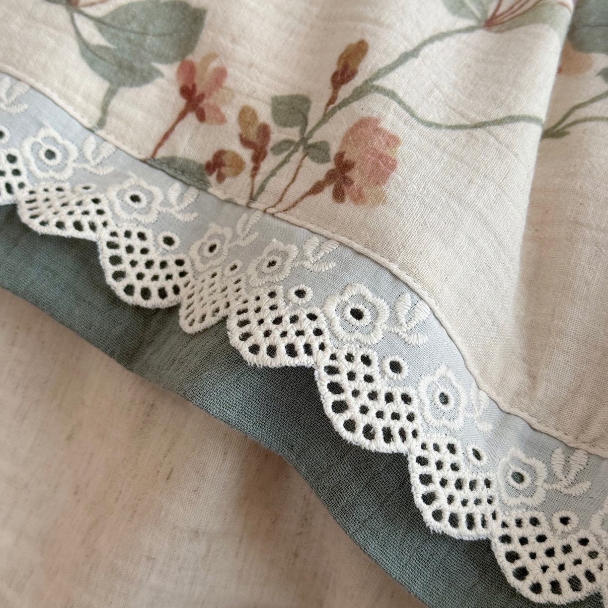 91家纺网 家纺一手货源 找家纺 佳汐蓝家纺 2026春夏新款棉麻皱皱双层纱四件套-栀子茉莉 控价：卷后不低于398 栀子茉莉-麻色床单