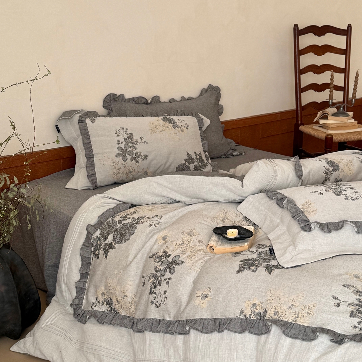 91家纺网 家纺一手货源 找家纺 （总）佳汐蓝家纺 2026春夏新款全棉纯棉复古大提花皱皱双层纱四件套-十里蔷薇 控价：卷后不低于398