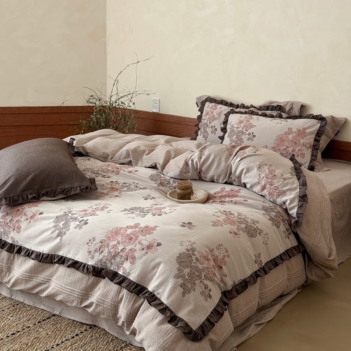 91家纺网 家纺一手货源 找家纺 （总）佳汐蓝家纺 2026春夏新款全棉纯棉复古大提花皱皱双层纱四件套-十里蔷薇 控价：卷后不低于398