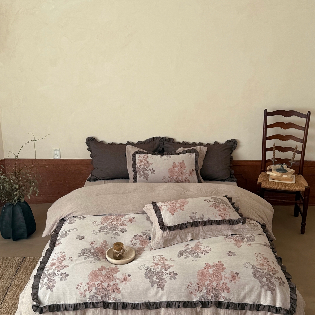 91家纺网 家纺一手货源 找家纺 佳汐蓝家纺 2026春夏新款全棉纯棉复古大提花皱皱双层纱四件套-十里蔷薇 控价：卷后不低于398 十里蔷薇-暖咖