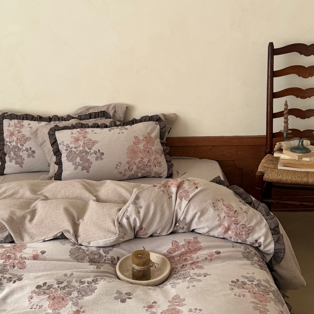 91家纺网 家纺一手货源 找家纺 佳汐蓝家纺 2026春夏新款全棉纯棉复古大提花皱皱双层纱四件套-十里蔷薇 控价：卷后不低于398 十里蔷薇-暖咖