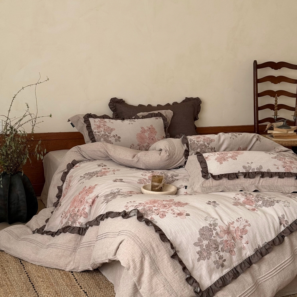 91家纺网 家纺一手货源 找家纺 佳汐蓝家纺 2026春夏新款全棉纯棉复古大提花皱皱双层纱四件套-十里蔷薇 控价：卷后不低于398 十里蔷薇-暖咖