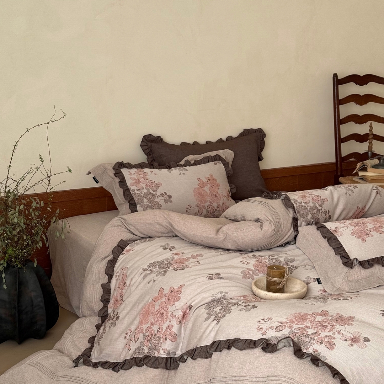 91家纺网 家纺一手货源 找家纺 佳汐蓝家纺 2026春夏新款全棉纯棉复古大提花皱皱双层纱四件套-十里蔷薇 控价：卷后不低于398 十里蔷薇-暖咖