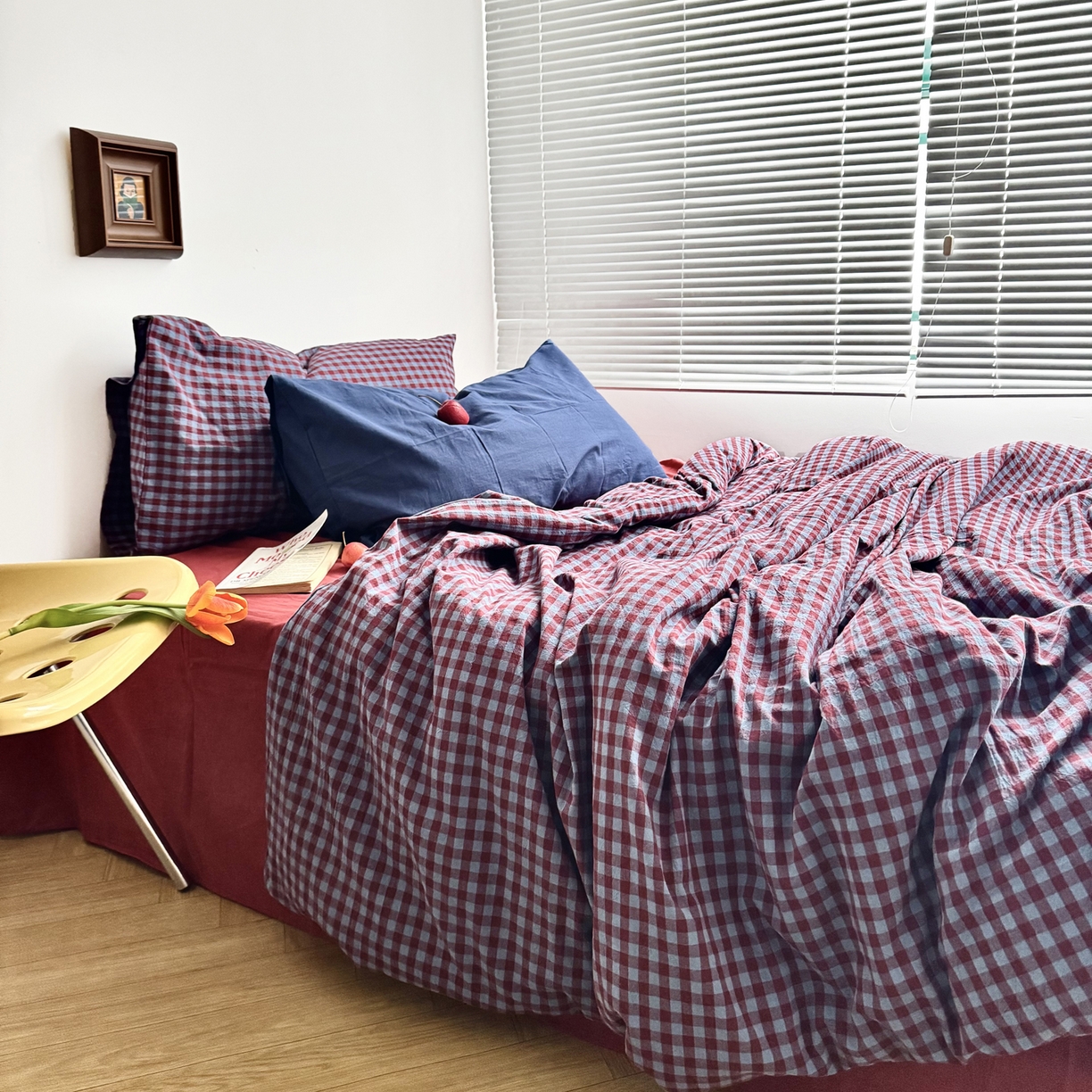 91家纺网 家纺一手货源 找家纺 例外 2026新款布拉格ins风色织水洗棉四件套 布拉格-藏红（红底）