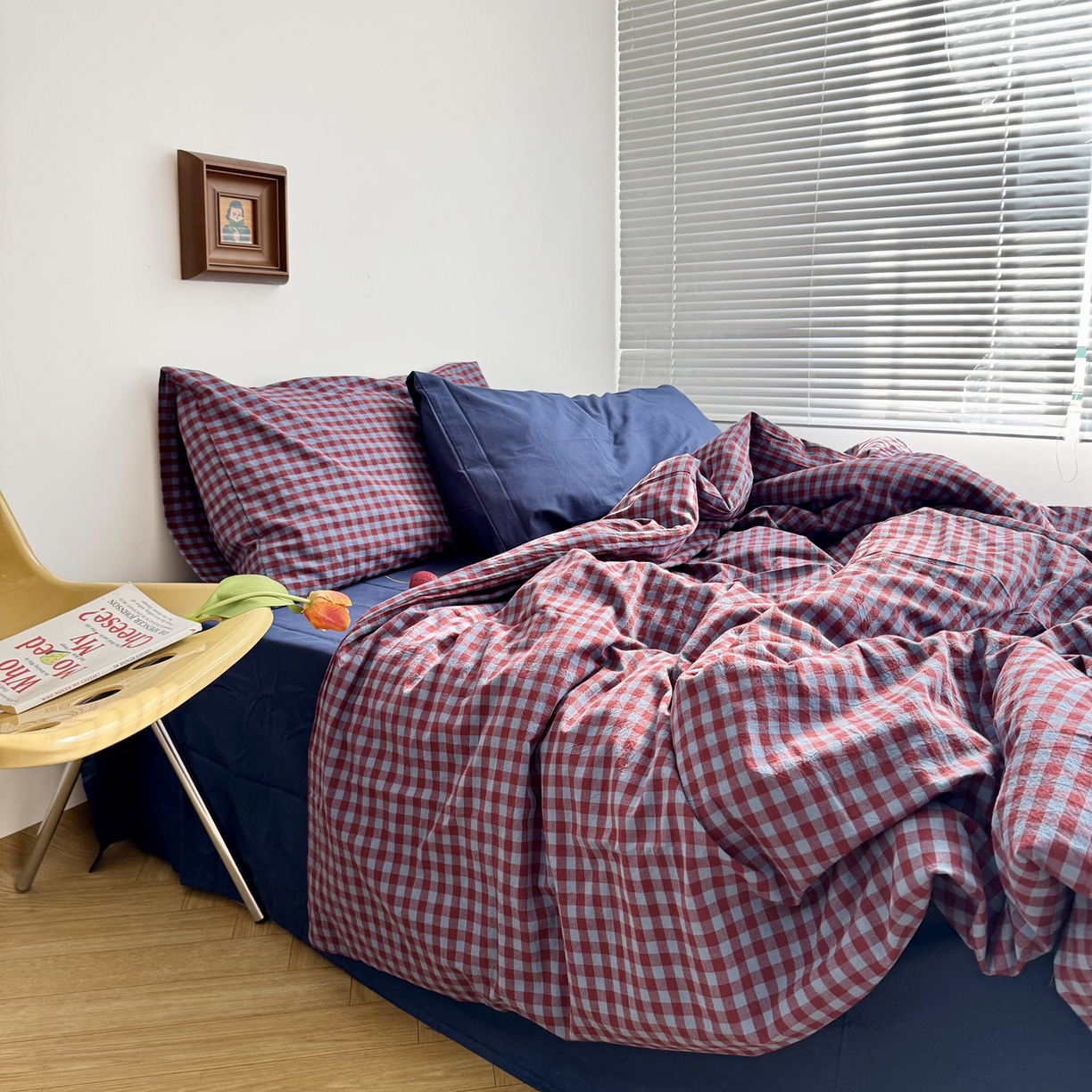 91家纺网 家纺一手货源 找家纺 例外 2026新款布拉格ins风色织水洗棉四件套 布拉格-臧红（深蓝底）