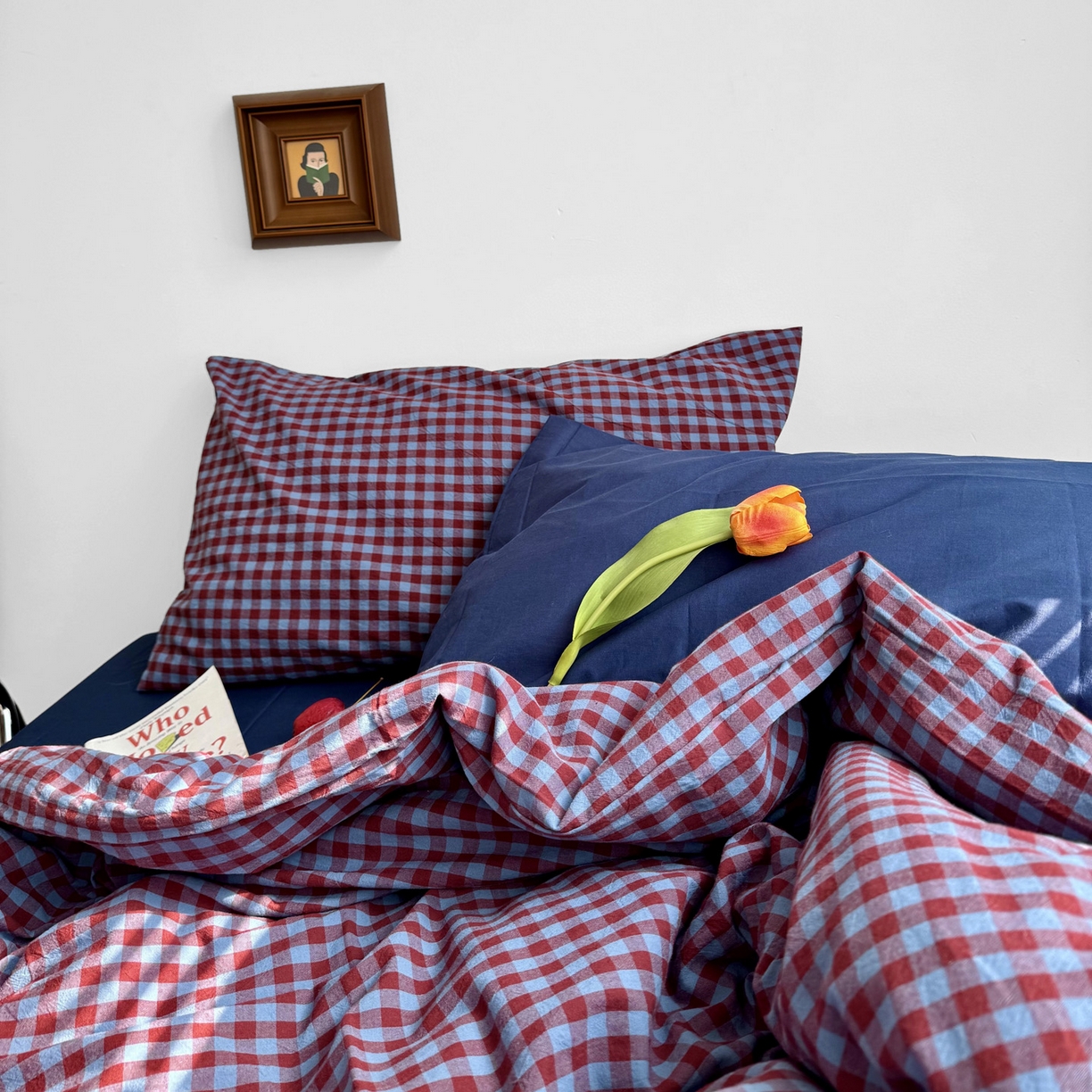 91家纺网 家纺一手货源 找家纺 例外 2026新款布拉格ins风色织水洗棉四件套 布拉格-臧红（深蓝底）