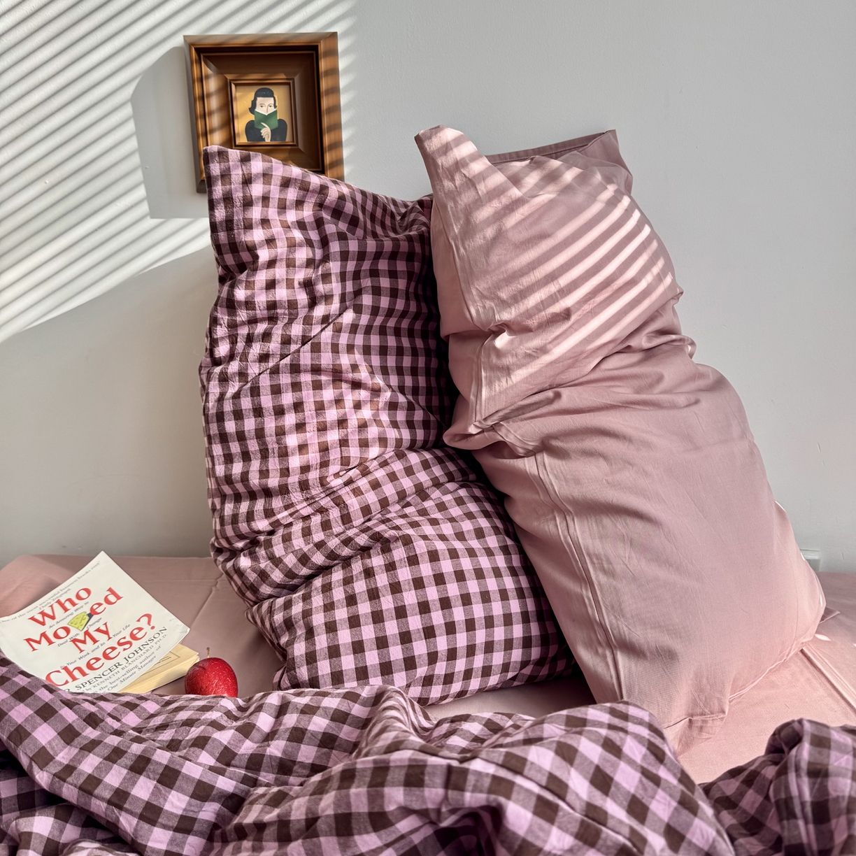 91家纺网 家纺一手货源 找家纺 例外 2026新款布拉格ins风色织水洗棉四件套 布拉格-树莓（粉底）