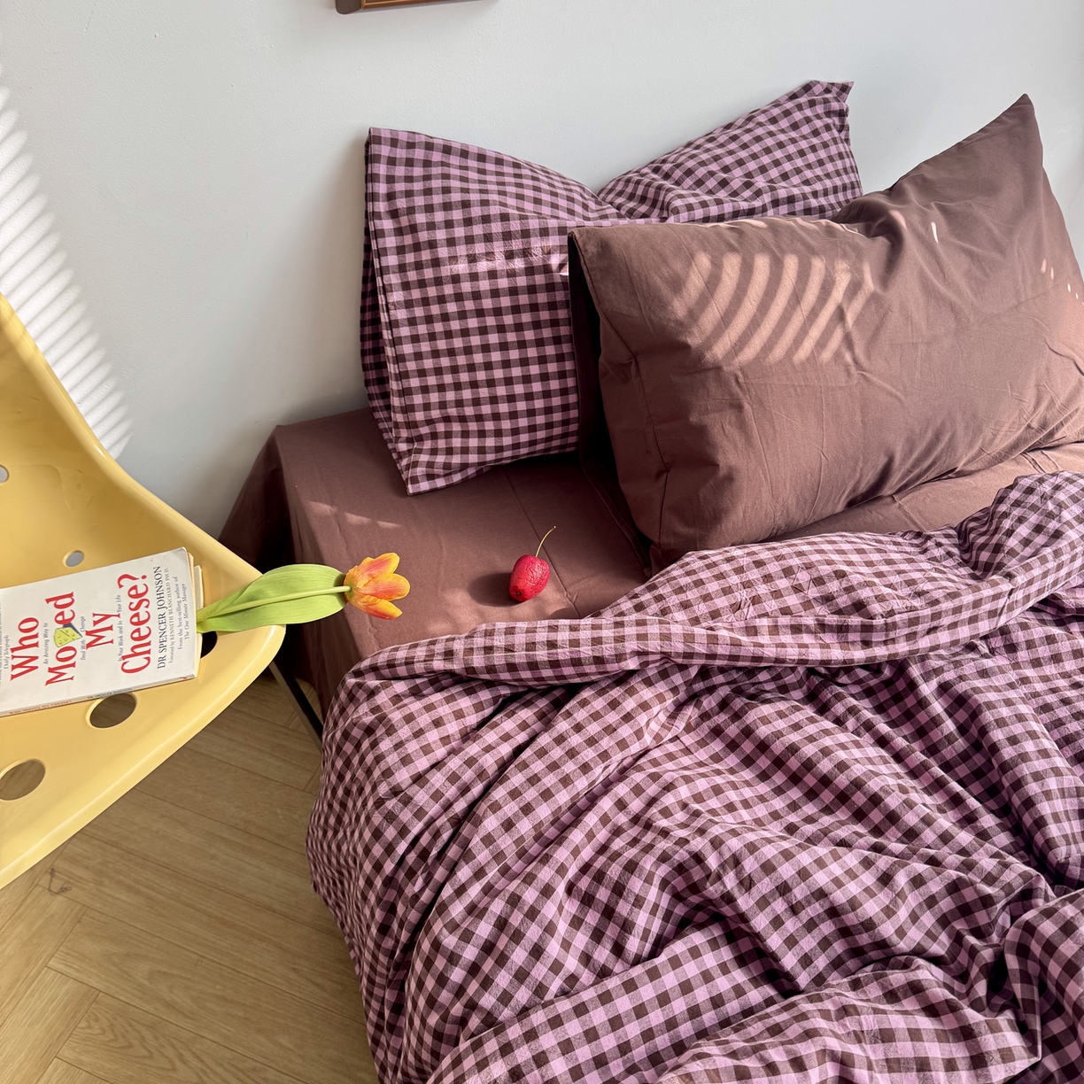 91家纺网 家纺一手货源 找家纺 例外 2026新款布拉格ins风色织水洗棉四件套 布拉格-树莓（棕底）