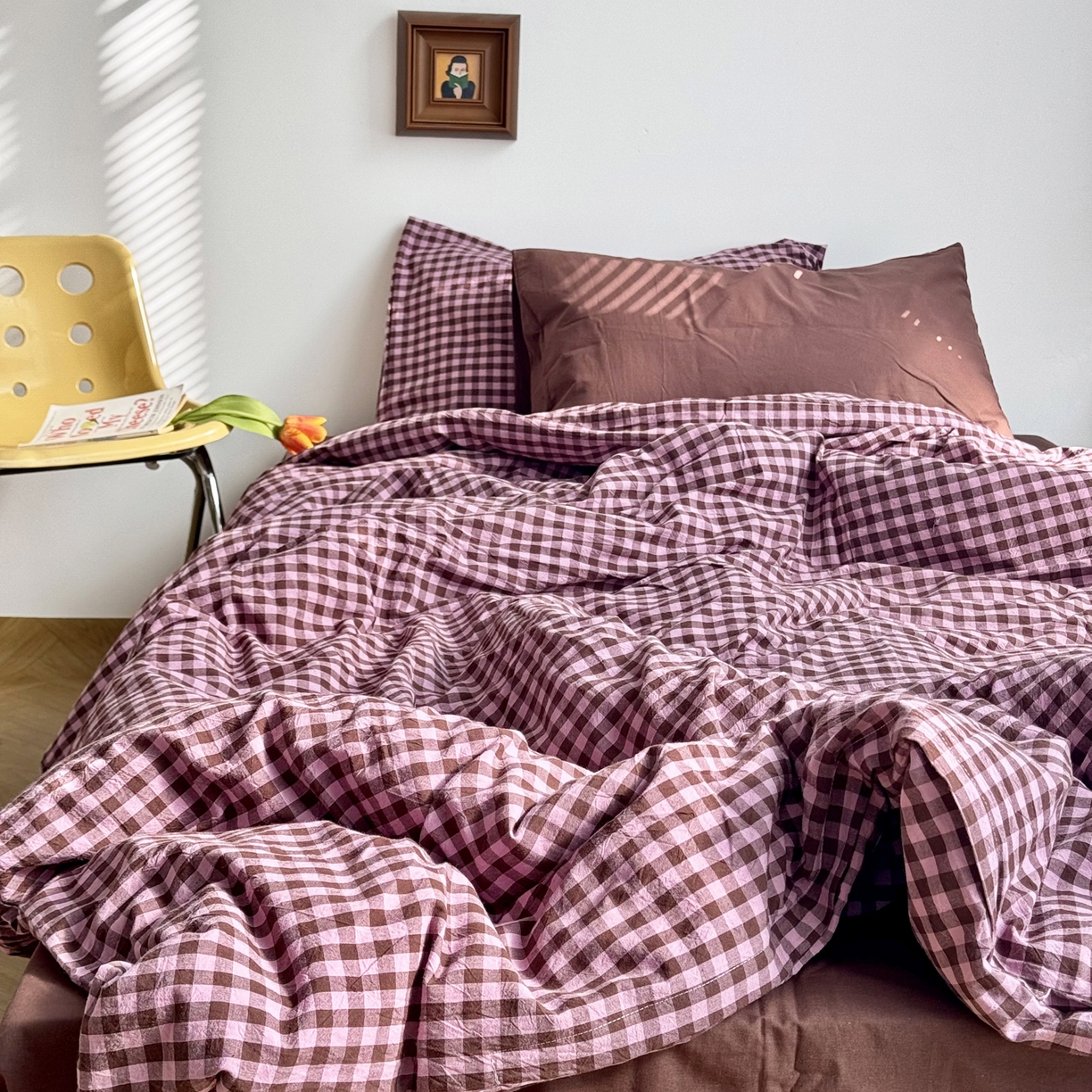 91家纺网 家纺一手货源 找家纺 例外 2026新款布拉格ins风色织水洗棉四件套 布拉格-树莓（棕底）